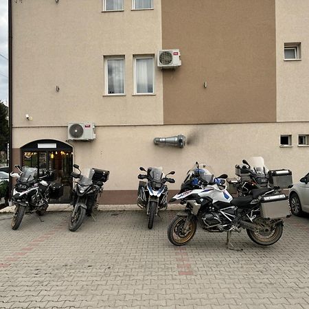 נובי פאזאר Motel & Restaurant Dar מראה חיצוני תמונה