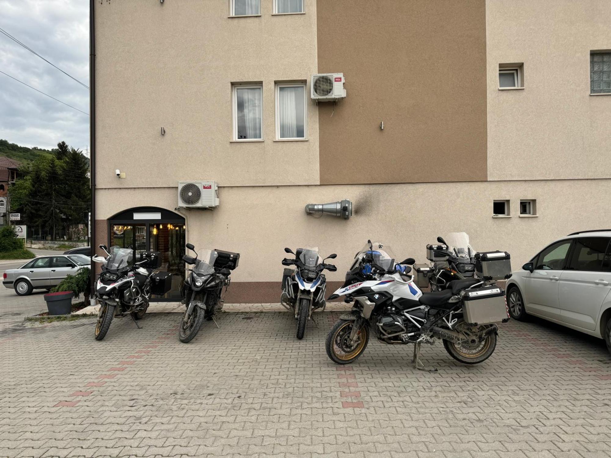נובי פאזאר Motel & Restaurant Dar מראה חיצוני תמונה
